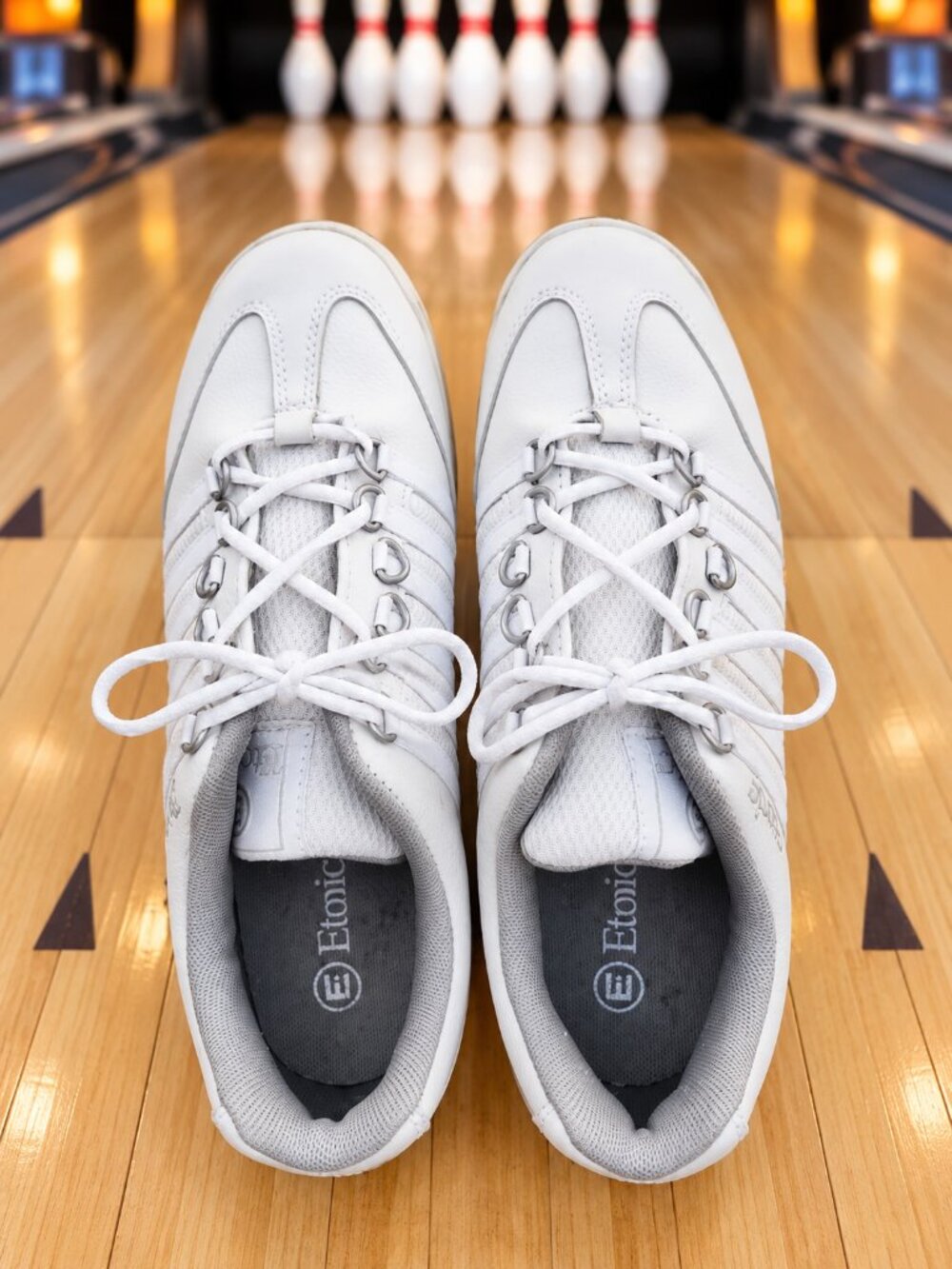 Etonic Women’s White Bowling Shoes Perfect Slide Non-Marking Soles - 8M